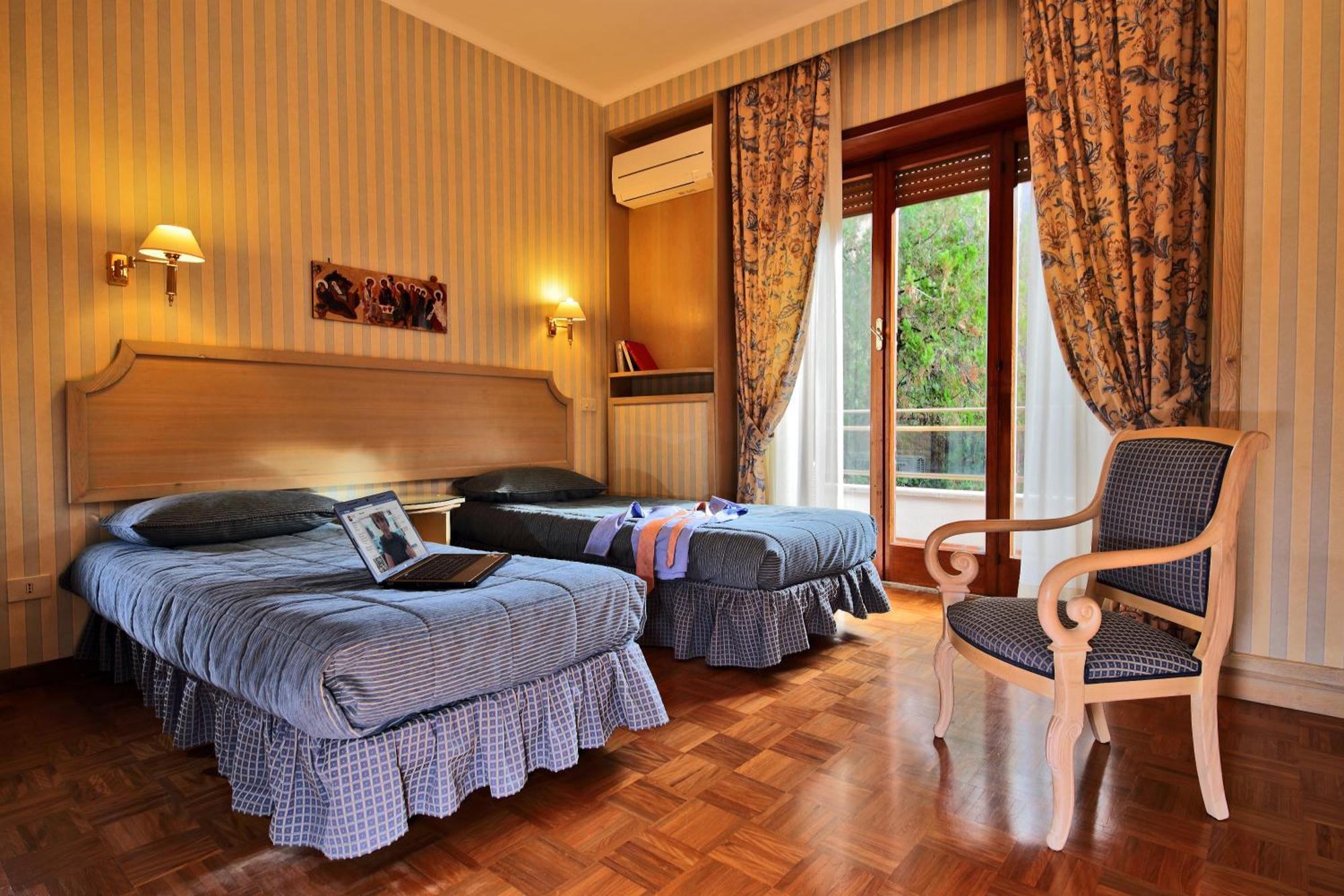 Large Family Apartment E8 Rome Buitenkant foto